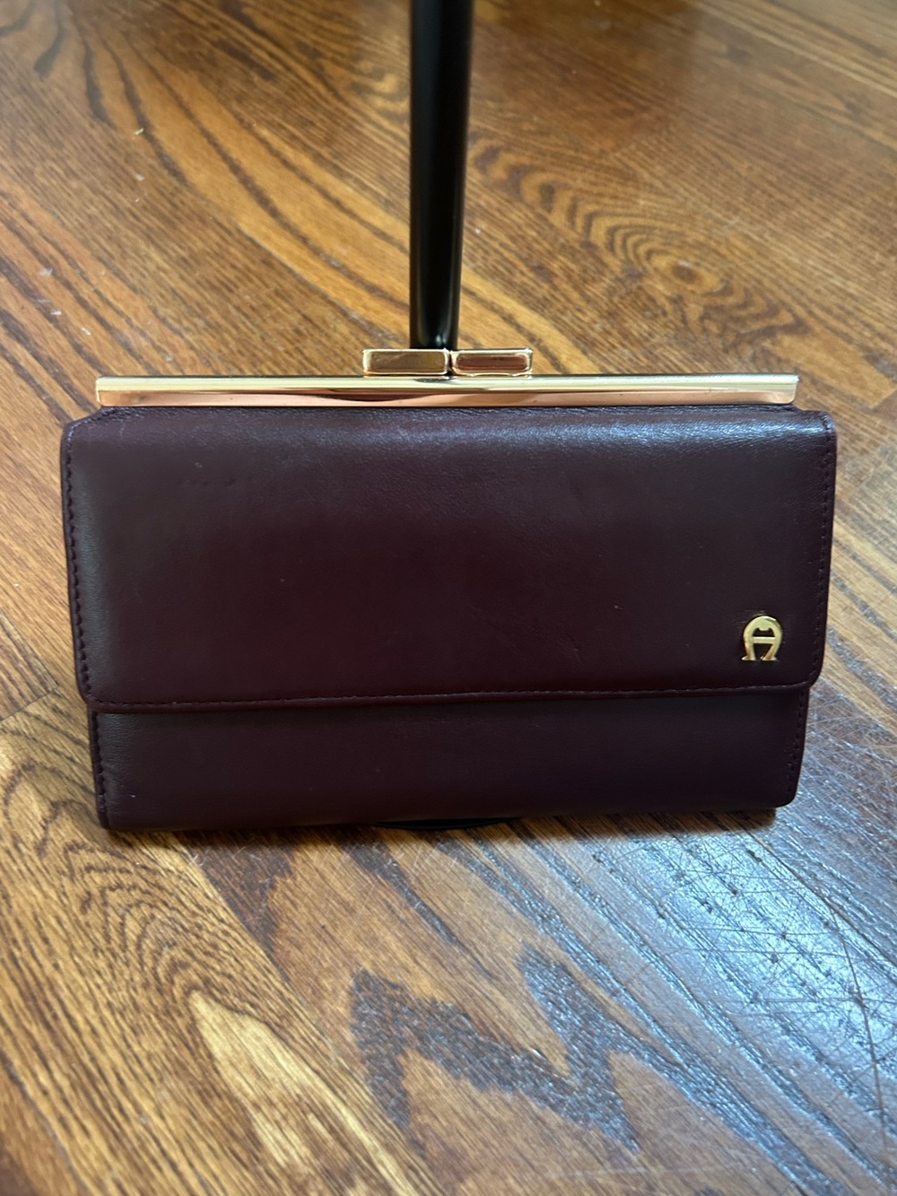 Vintage Etienne Aigner Burgundy Leather Clutch Wallet Kiss Lock Checkbook